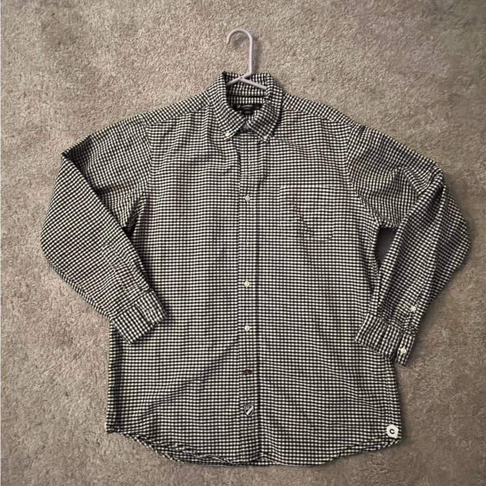 Cremieux Classics button up shirt. Black and white